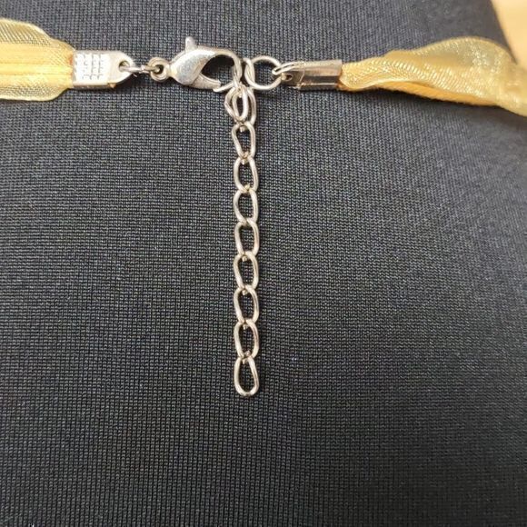 Yellow Flower Teardrop Necklace‎ - Picture 7 of 13